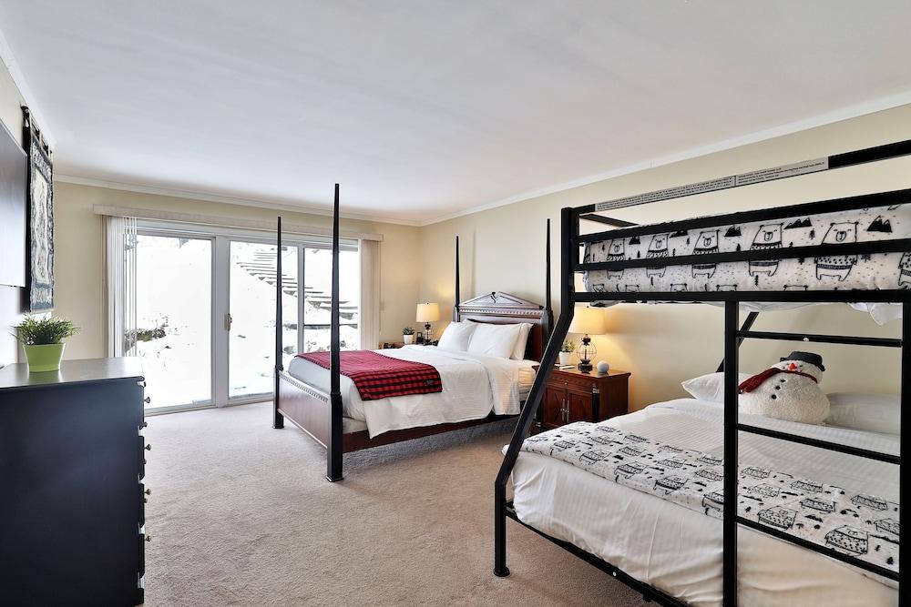 The Birch Ridge: Family Room #6 - Queen/bunkbed Suite In Killington, Vermont 1 Bedroom Hotel Room — hotel in Killington