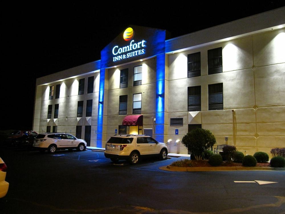 Comfort Inn & Suites LaGrange East — hotel in LaGrange