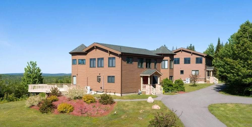 Bear Mountain Lodge