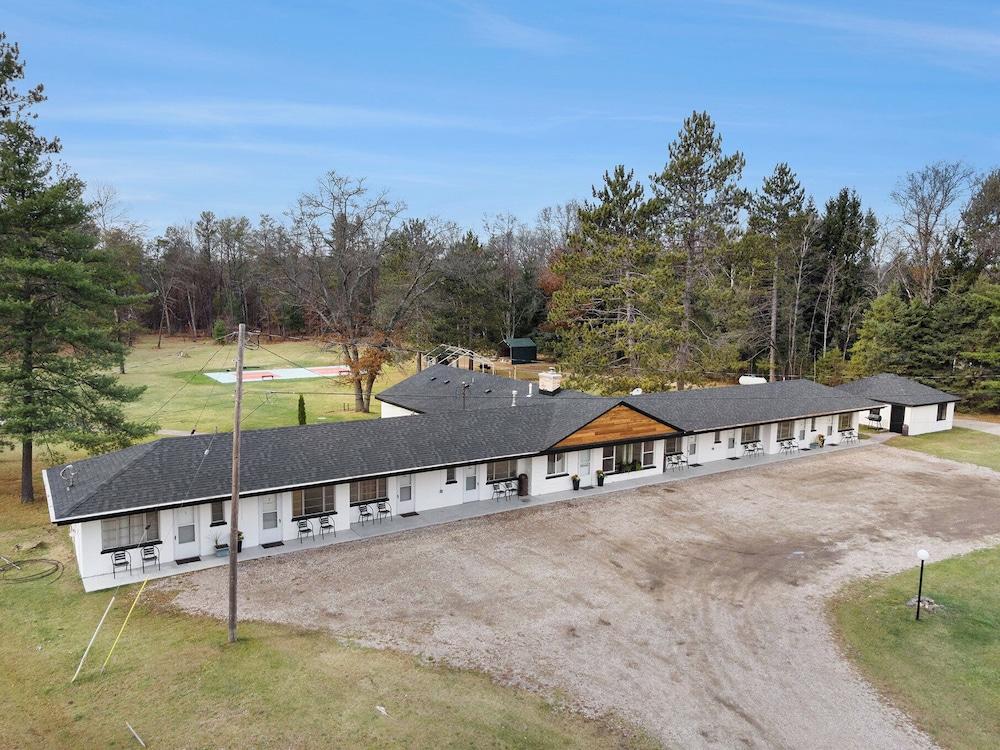 The Windmoor Lodge — hotel in Grayling