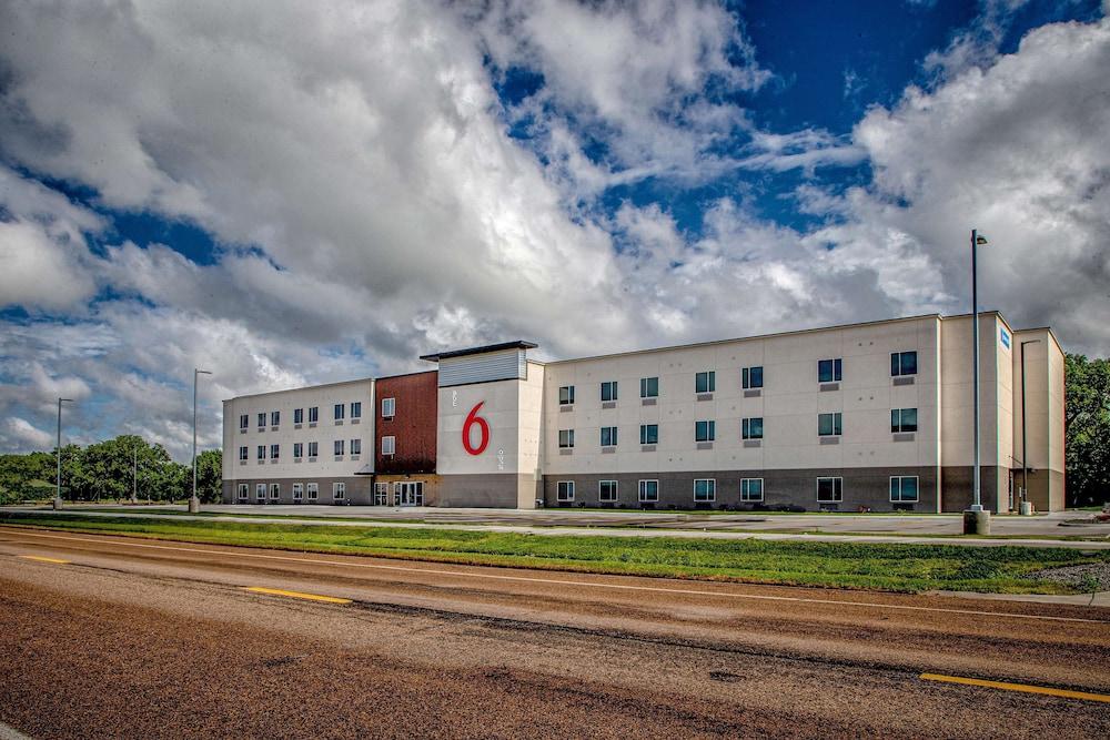 Motel 6 North Platte, NE - East — hotel in North Platte