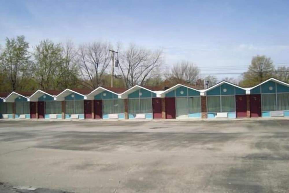 Gray Plaza Motel