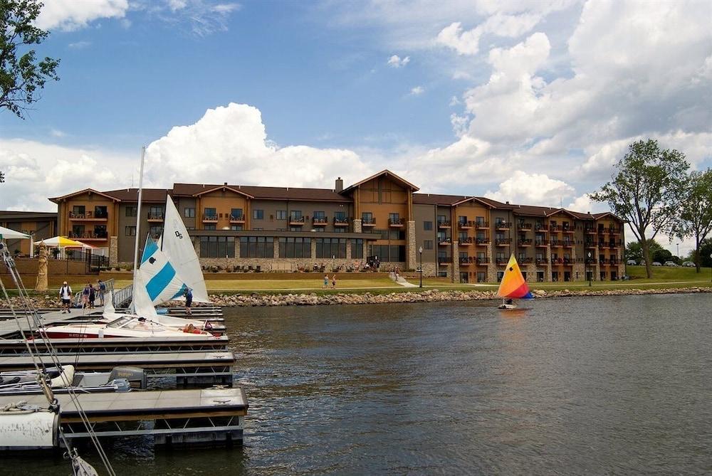 King's Pointe Waterpark Resort — hotel in Storm Lake