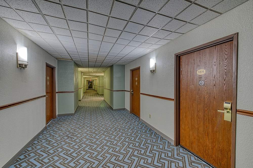 American Inn and Suites Dundee