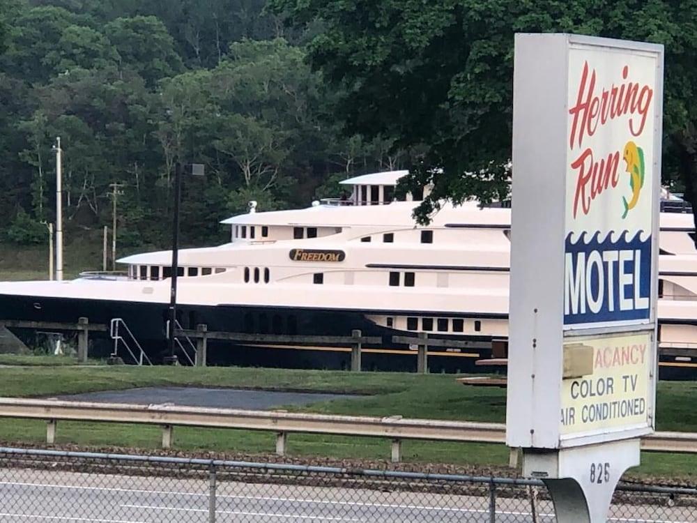 Herring Run Motel and Cabins — hotel in Buzzards Bay