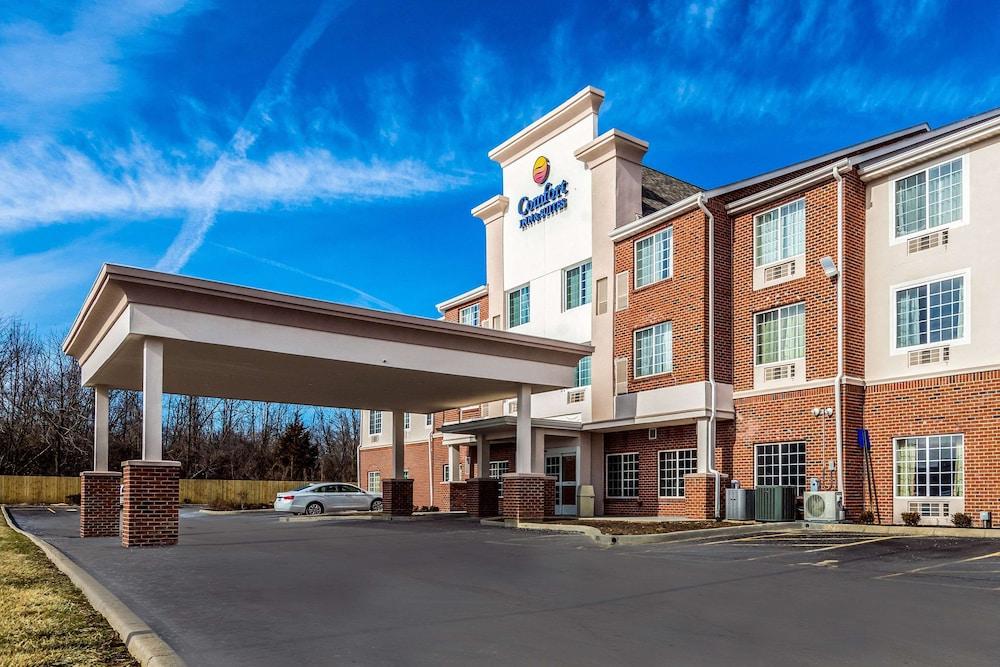 Comfort Inn & Suites Dayton North — hotel in Dayton