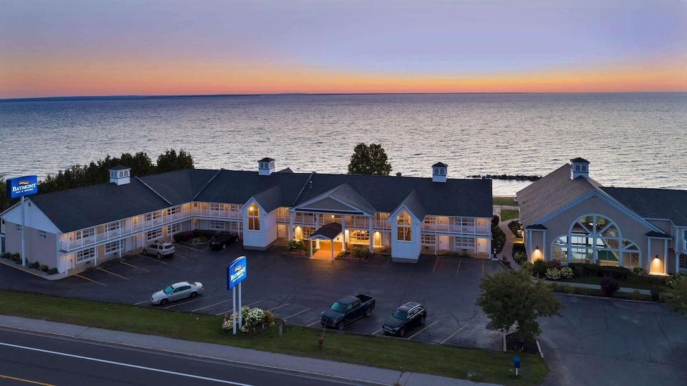 Baymont by Wyndham St. Ignace Lakefront — hotel in St Ignace