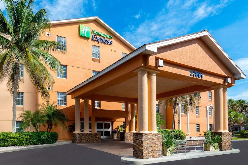 Holiday Inn Express & Suites Naples North - Bonita Springs by IHG