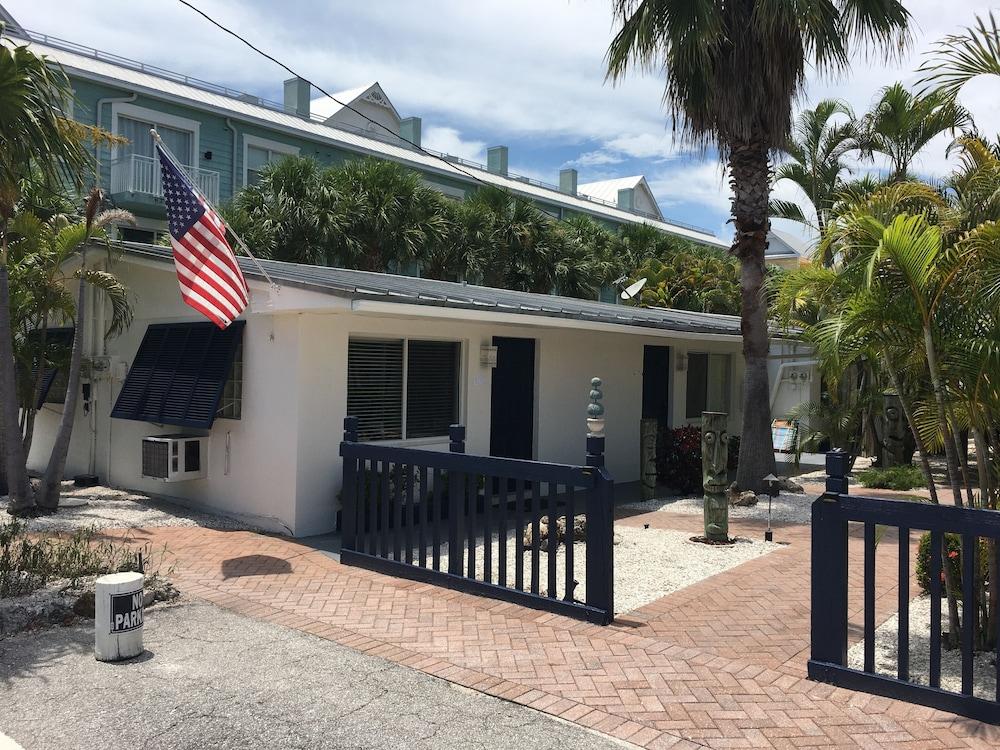 Bonita Beach Inn and Suites — hotel in Bonita Springs