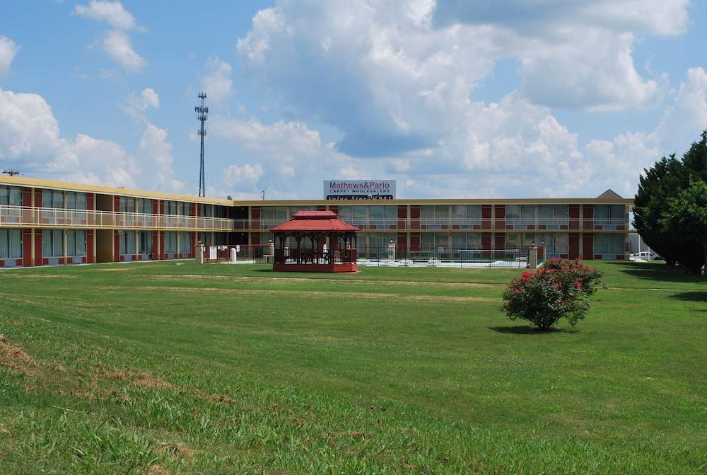 Econo Lodge Calhoun South