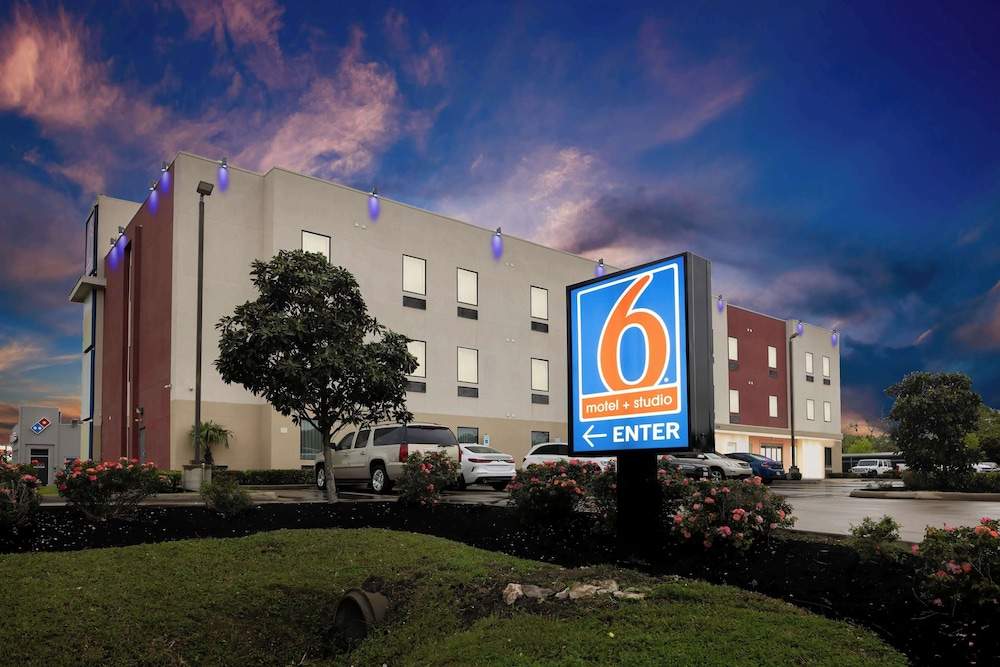 Motel 6 Texas City, TX - I-45 South