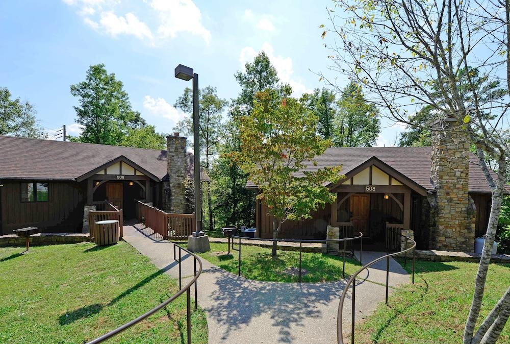 Cumberland Falls State Resort Park — hotel in Williamsburg