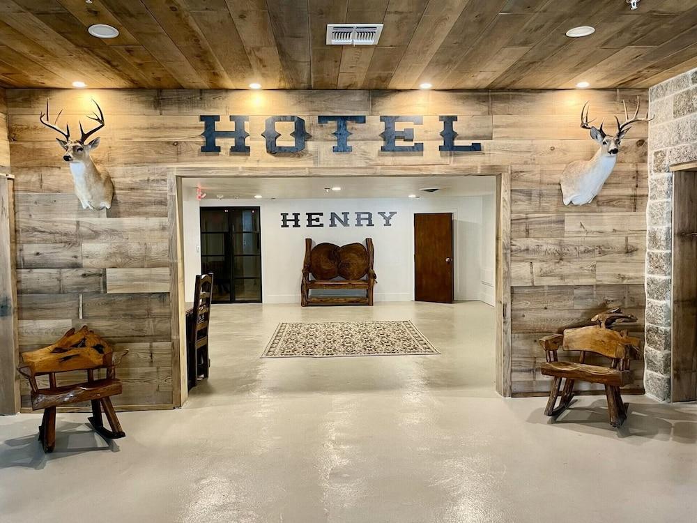 The Hotel Henry — hotel in Blanco
