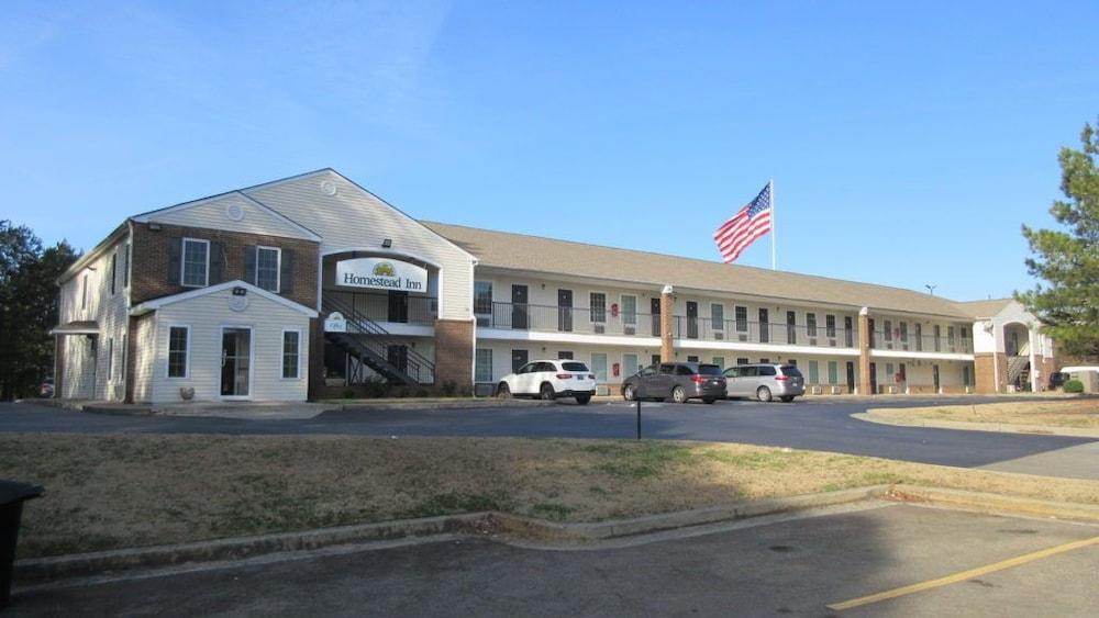 Homestead Inn — hotel in Canton