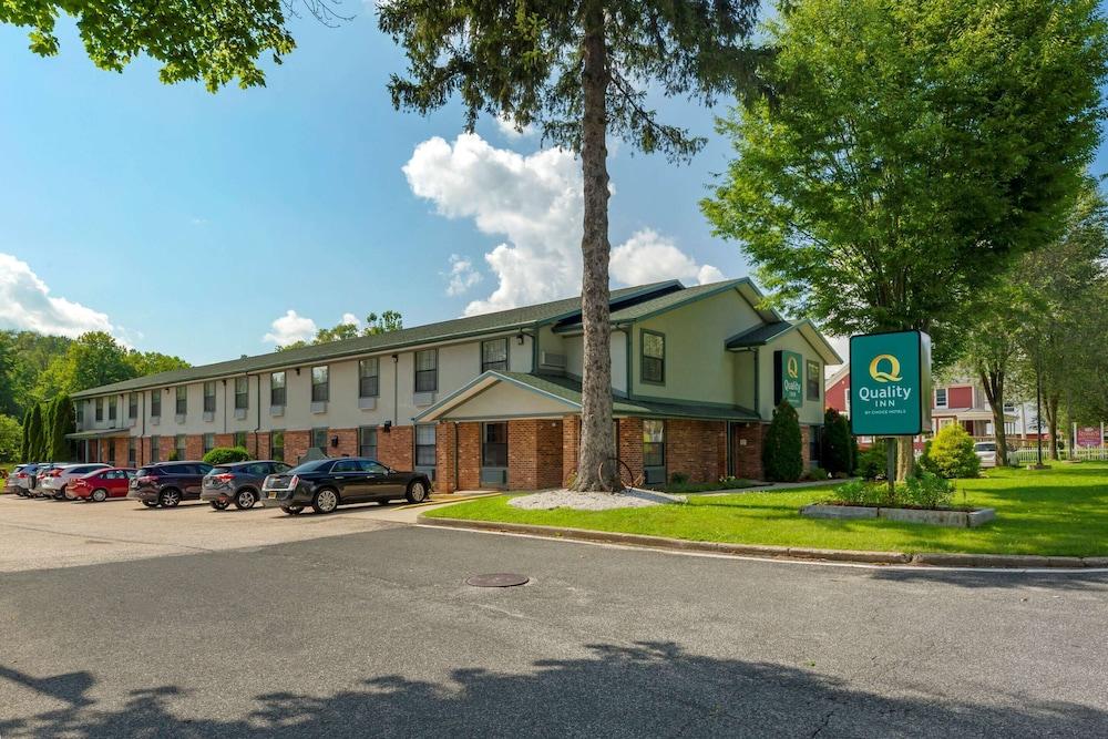 Quality Inn Lee - Lenox South — hotel in Lee