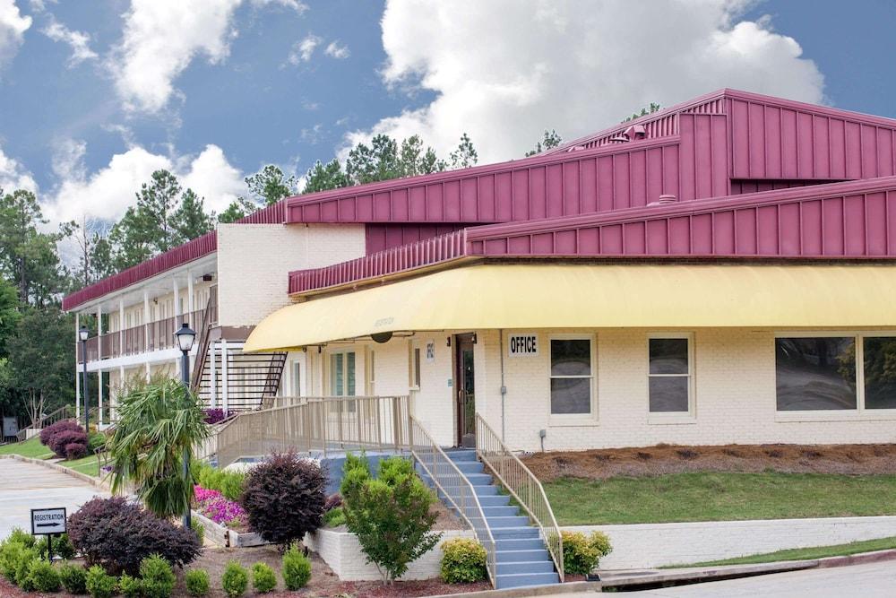 Days Inn by Wyndham Milledgeville — hotel in Milledgeville