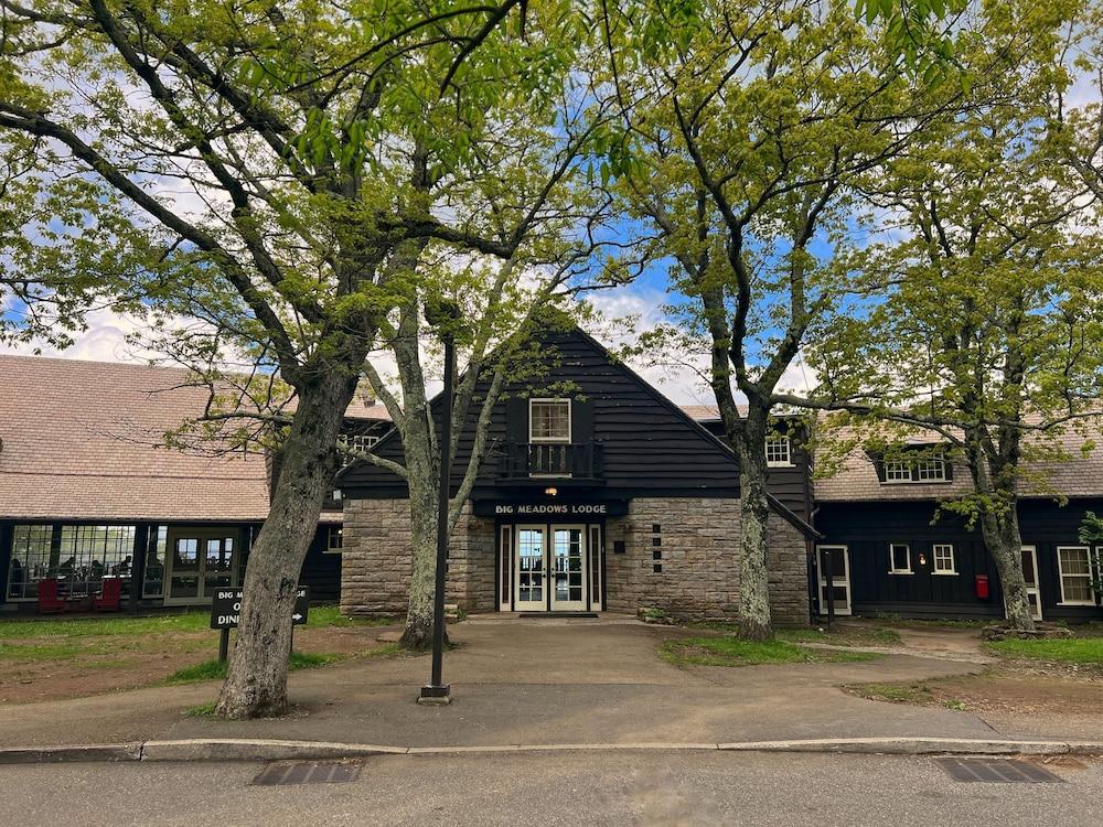 Big Meadows Lodge — hotel in Luray