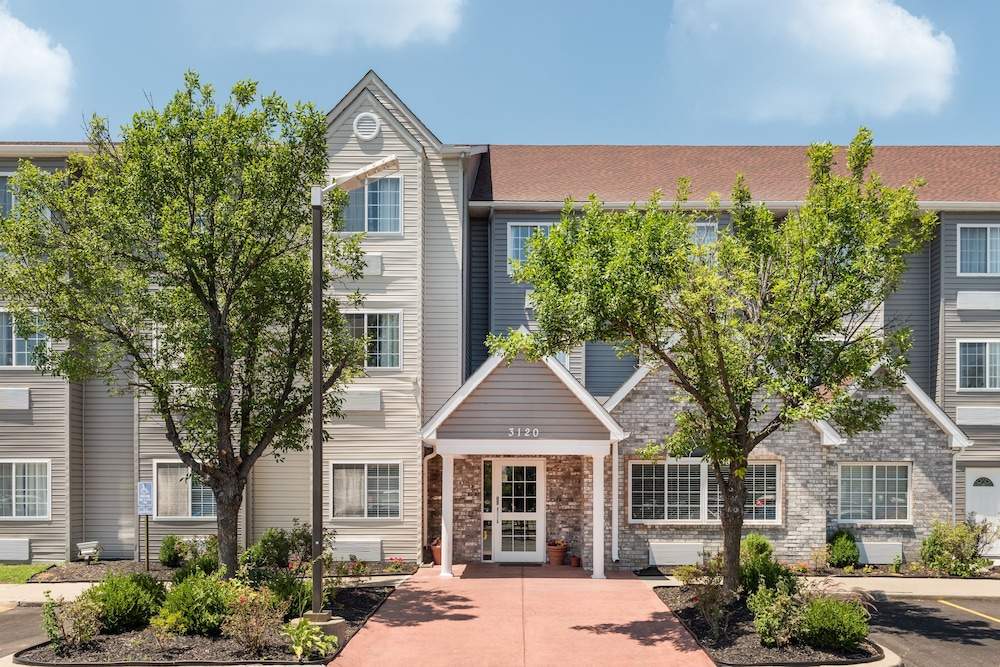 Sonesta Essential Hotels & Suites Kansas City/Blue Springs