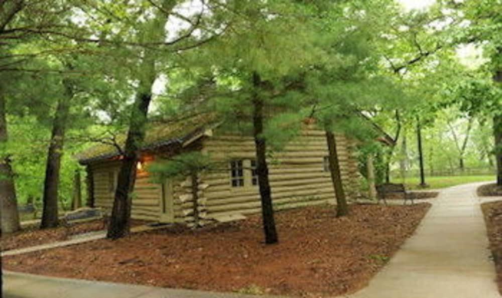Starved Rock Lodge & Conference Center — hotel in Oglesby