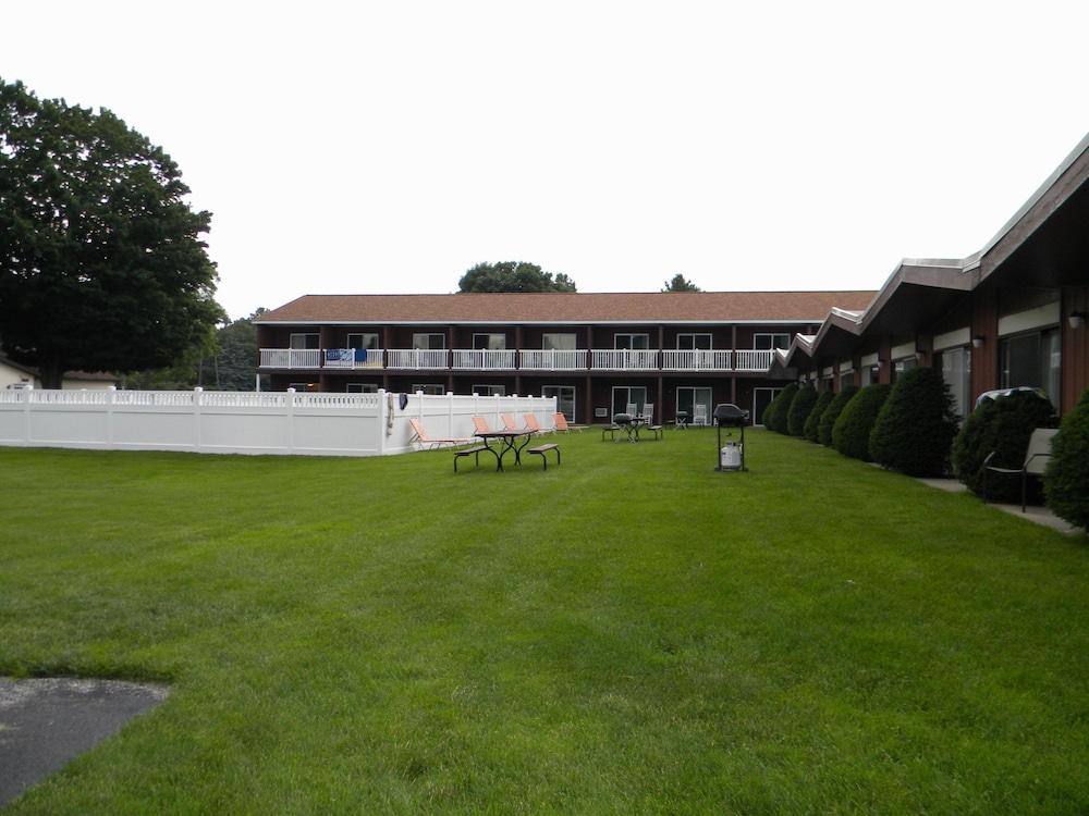 Nader's Motel & Suites — hotel in Ludington