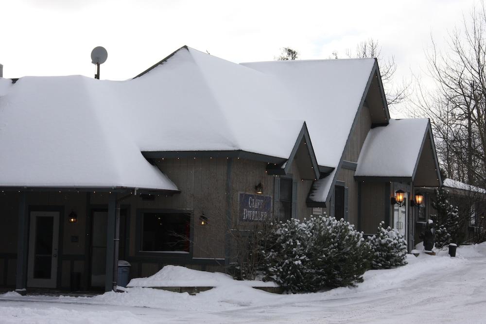 The Cliff Dweller on Lake Superior — hotel in Tofte