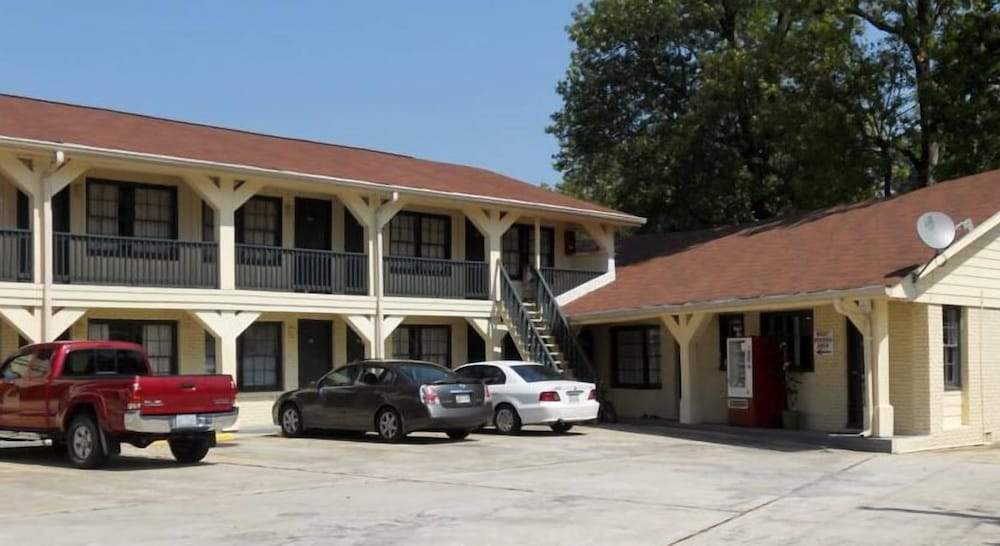Creek Side Inn