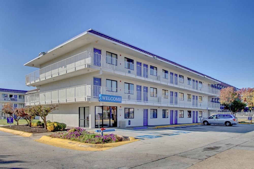 Motel 6 Capitol Heights, MD - Washington — hotel in Capitol Heights