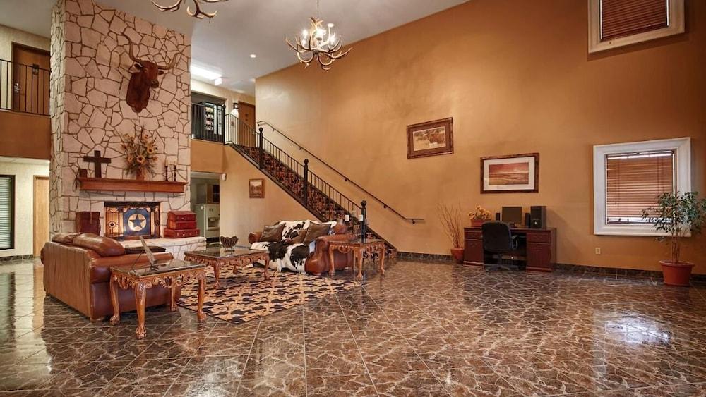 Texan Inn By OYO Beeville US-181 — hotel in Beeville
