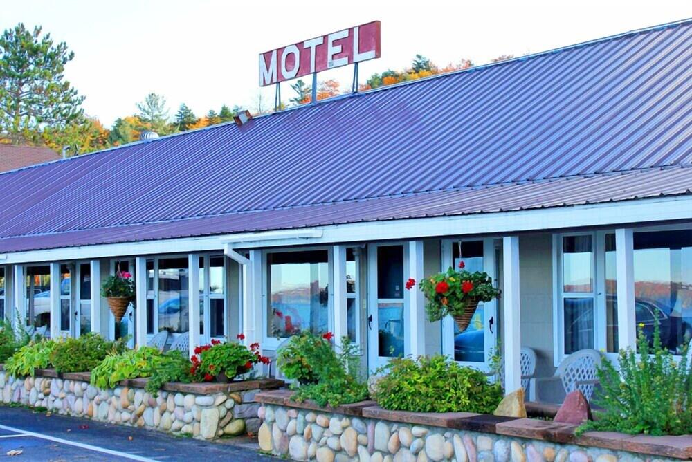 Sunset Motel On The Bay — hotel in Munising