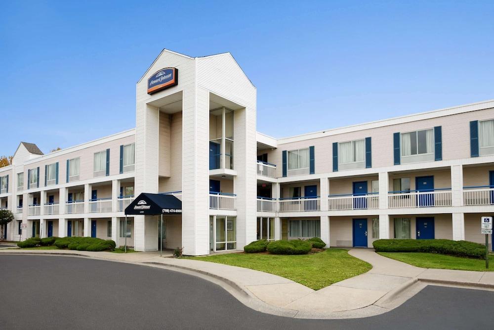 Travelodge by Wyndham Lansing IL — hotel in Lansing