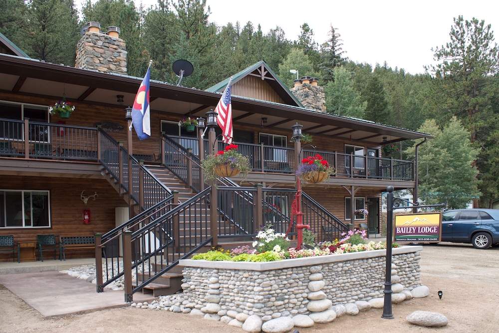 Bailey Lodge