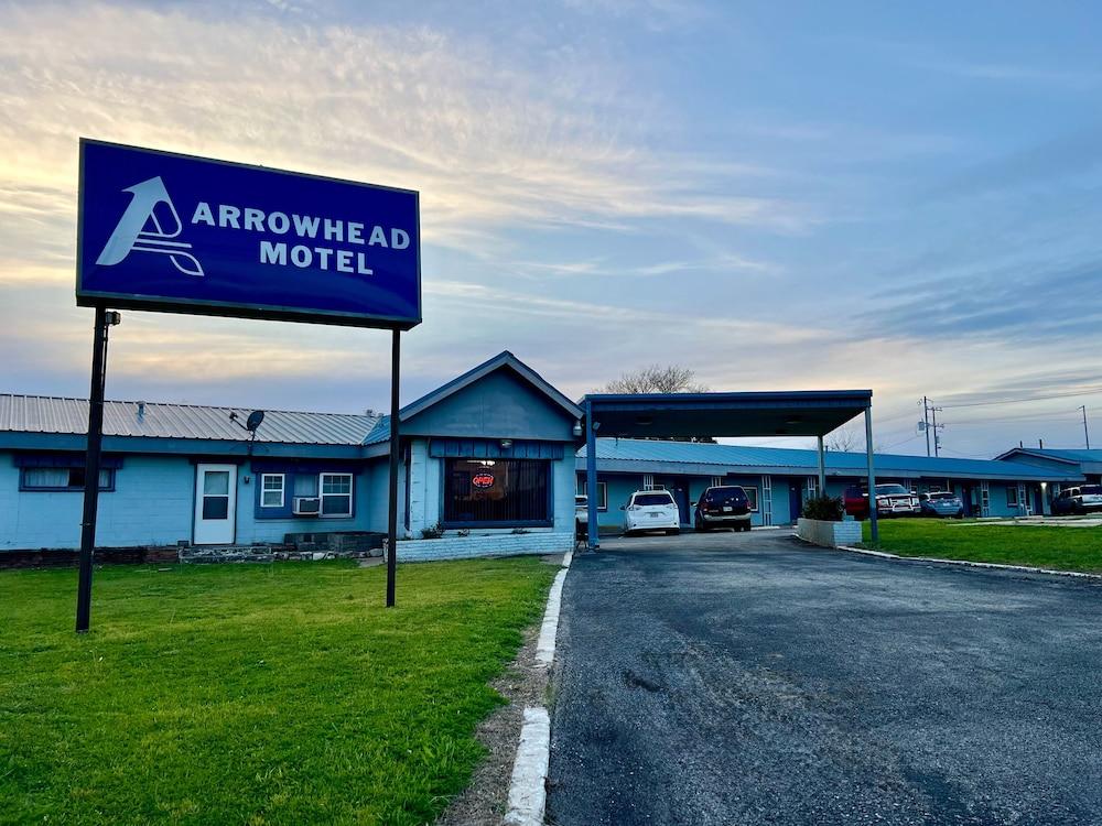 Arrowhead Motel — hotel in Burnet