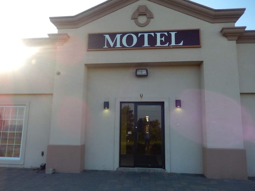 Riverview Motel