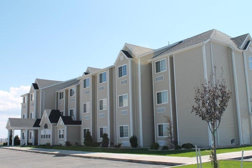 Microtel Inn and Suites by Wyndham Rawlins — hotel in Rawlins