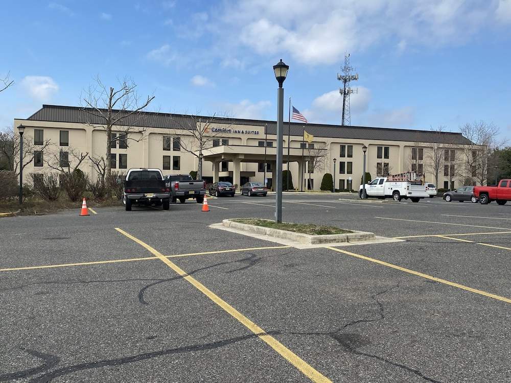 Comfort Inn & Suites Mt. Holly - Westampton