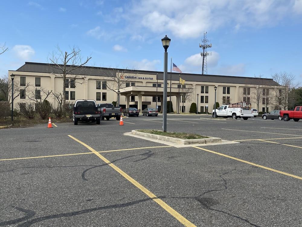 Comfort Inn & Suites Mt. Holly - Westampton — hotel in Mount Holly