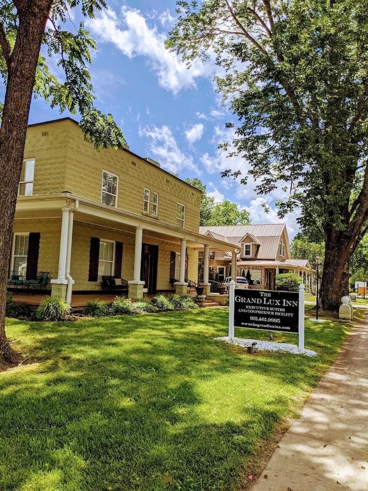 Grand Lux Inn — hotel in Tullahoma