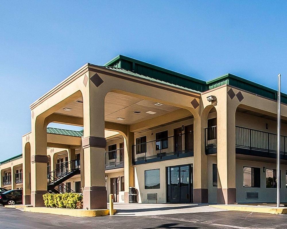 Econo Lodge Inn & Suites Southeast — hotel in La Vergne