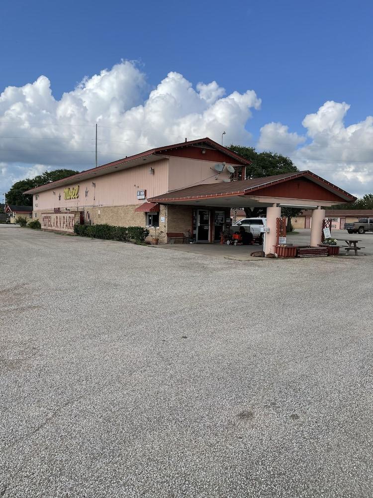 Wildflower Inn & RV Park — hotel in Cuero
