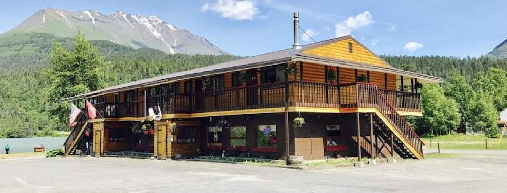 Trail Lake Lodge