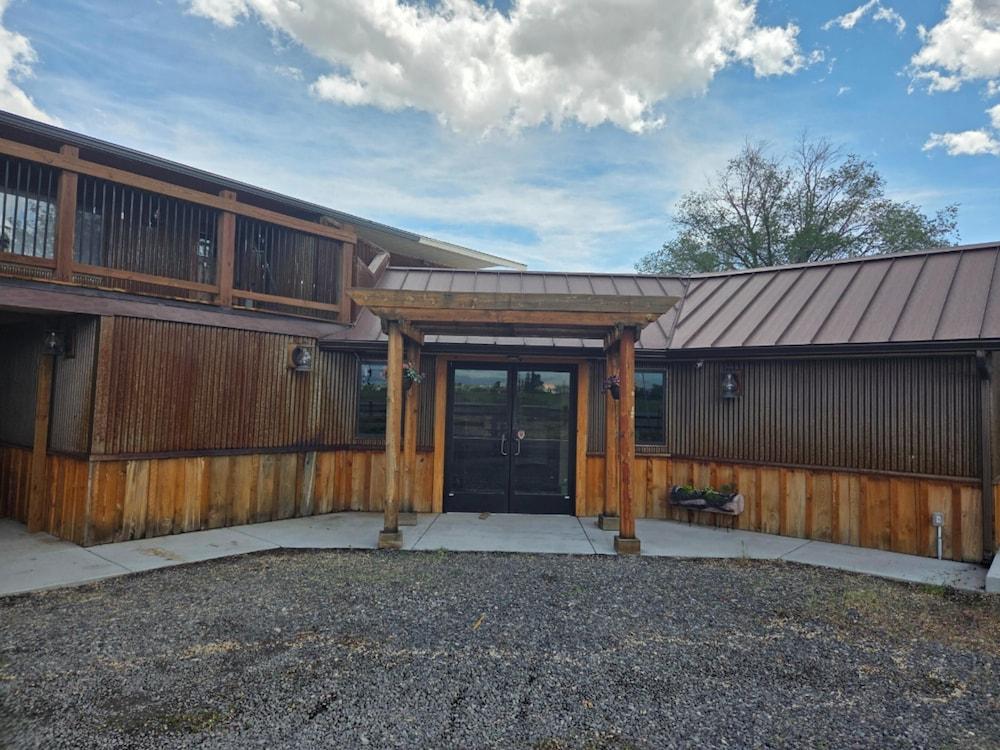 Kyles Grill and Bar — hotel in Cedaredge