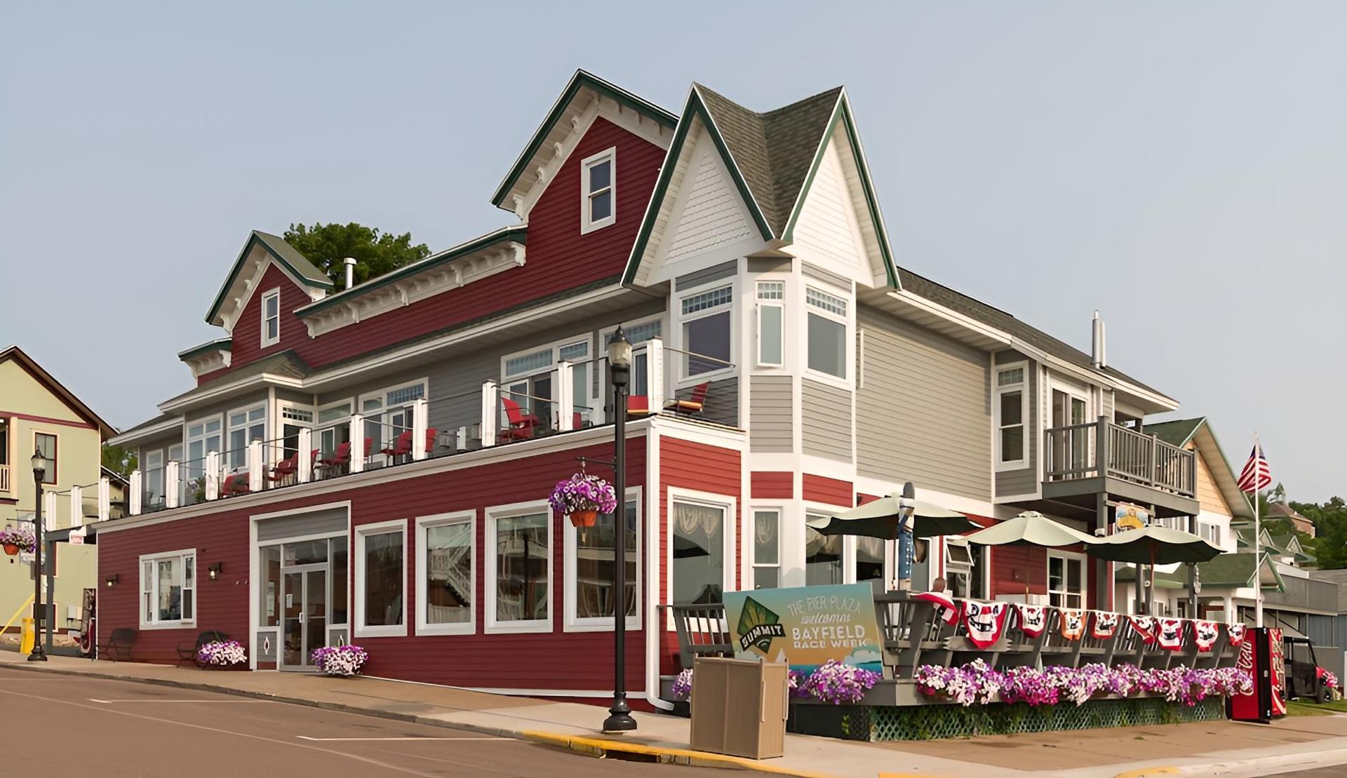 Pier Plaza Lodging — hotel in Bayfield
