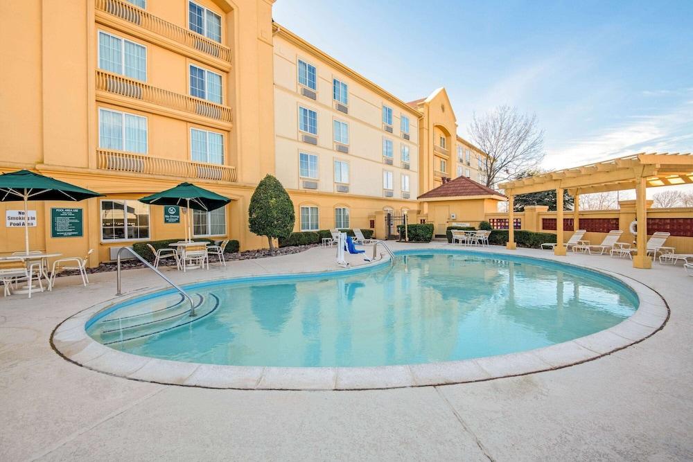 La Quinta Inn & Suites by Wyndham Sherman — hotel in Sherman