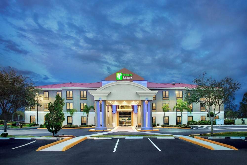 Holiday Inn Express & Suites Sebring by IHG