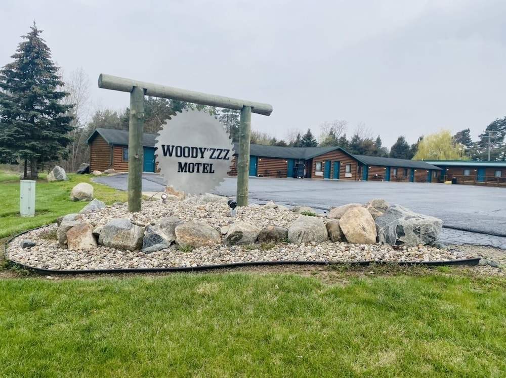 Woodyzzz Motel