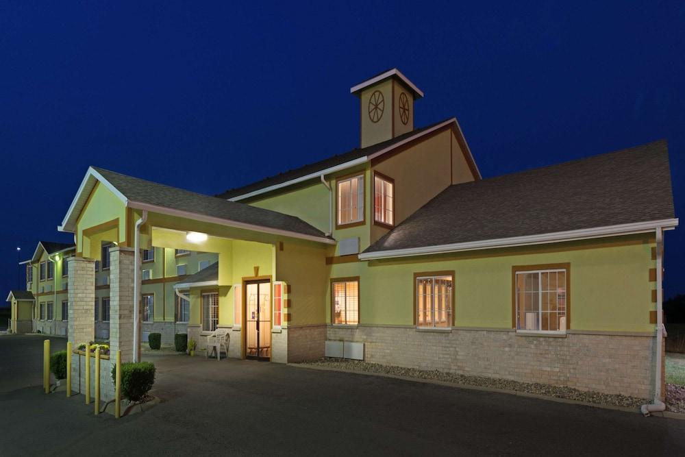 Days Inn by Wyndham Cameron — hotel in Cameron
