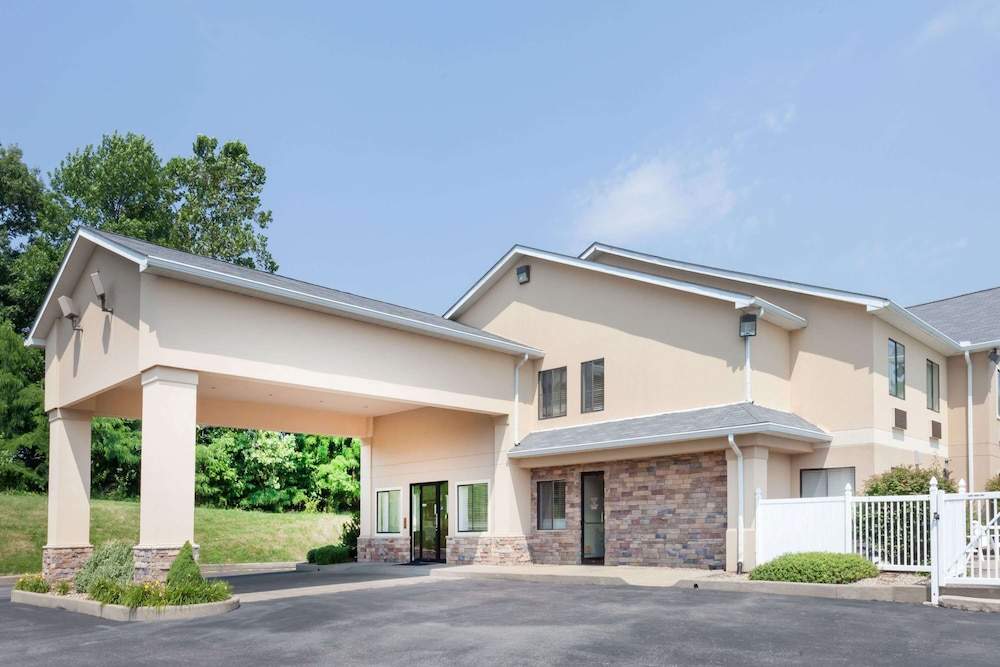 Ramada by Wyndham Tell City