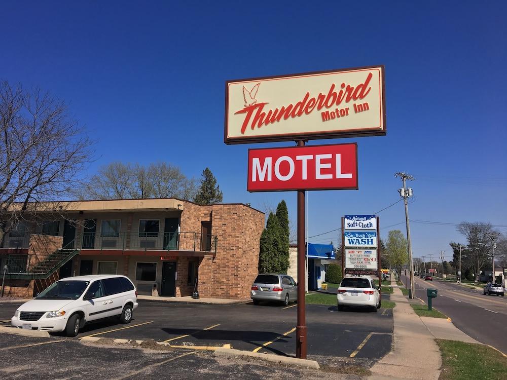 Thunderbird Motor Inn Baraboo — hotel in Baraboo