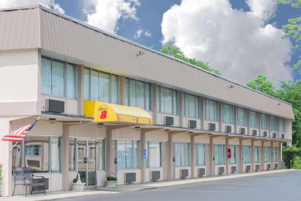 Super 8 by Wyndham Ashland — hotel in Ashland