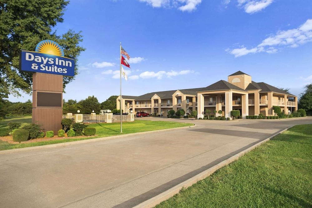 Days Inn & Suites by Wyndham Stuttgart — hotel in Stuttgart